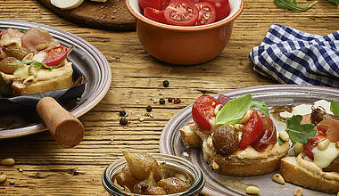 Raclette-Pfännchen Italia mit Mozzarella und Tomaten