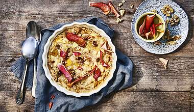 Baked Oats mit Apfelchips und Banane