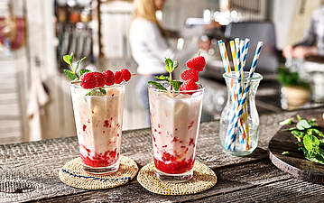 Erfrischender Pfirsich Melba Drink