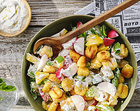 Knuspriger Gnocchi-Salat