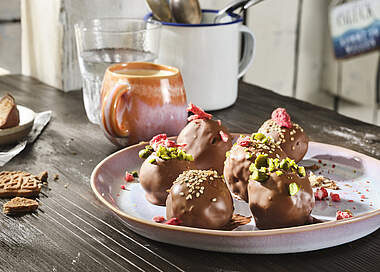 Spekulatius Cake-Pops mit Schokoguss