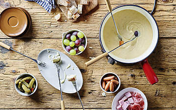 Mild-fruchtiges Käsefondue mit Buttermilch