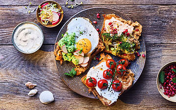 Herzhafter French Toast mit geriebenem Käse