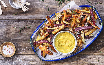 Knusprige Gemüse-Pommes aus Möhren, Süßkartoffeln und einer Parmesan-Kruste