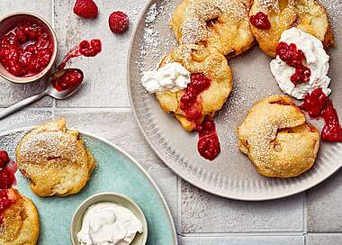 Selbst gemachte Apfel-Donuts mit Quark