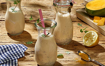 Mango-Buttermilch-Smoothie mit Chiasamen