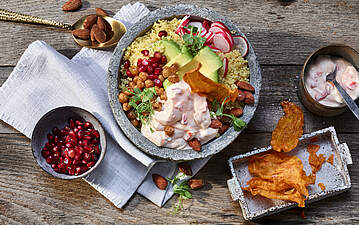 Levante Süßkartoffel-Bowl mit gerösteten Kichererbsen