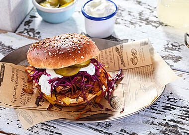 Vegetarischer Pulled Mushroom Burger