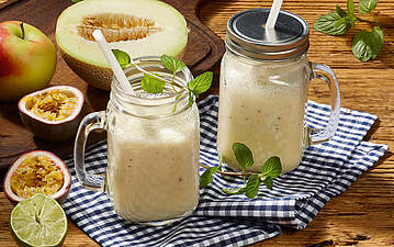 Melonen-Zitrus-Smoothie mit Minze Melonen-Zitrus-Smoothie mit Minze