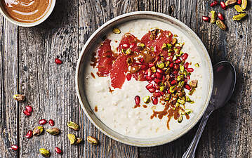 Porridge mit Blutorange und Pistazien