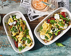 Vegetarische überbackene Pulled Potato mit Rucola-Topping