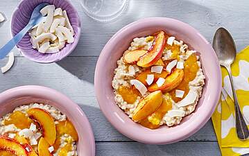 Fruchtiger Porridge mit Pfirsich & Maracuja