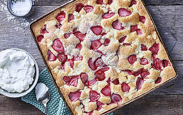 Erdbeerblechkuchen