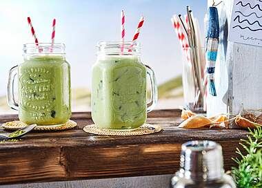 Frozen Grapefruit Matcha Smoothie mit Buttermilch