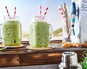 Rezept für Frozen Grapefruit Matcha Smoothie mit Buttermilch Frozen Grapefruit Matcha Smoothie mit Buttermilch