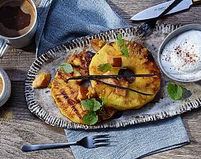 Gegrillte Ananas mit Vanille-Quark