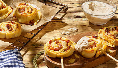 Schnelle Pizzaschnecken als Partysnack