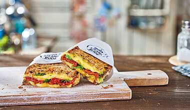 Veganes Grilled Cheese Sandwich mit Pesto