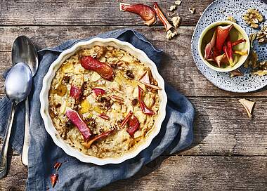 Baked Oats mit Apfelchips und Banane