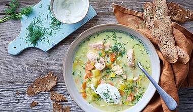 Finnische Lachssuppe mit Schmand und Dill