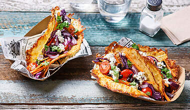 Cheesy Taco Shells mit Veggie-Füllung