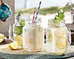 Rezept für Eisgekühlter fruchtiger Zitronen Buttermilch Drink Eisgekühlter fruchtiger Zitronen Buttermilch Drink