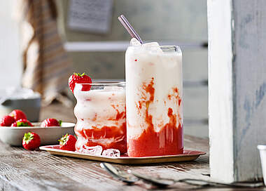 Fruchtiger Kefir Glow Up Drink