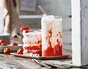Fruchtiger Kefir Glow Up Drink