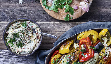 Einfache Kräuterbutter mit getrockneten Tomaten