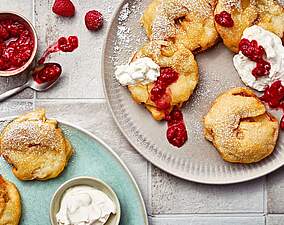 Selbst gemachte Apfel-Donuts mit Quark