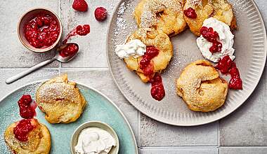 Selbst gemachte Apfel-Donuts mit Quark