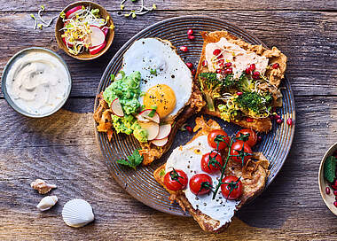 Herzhafter French Toast mit geriebenem Käse