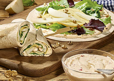 Pikant-fruchtige Käse-Wraps mit PaprikaQuark