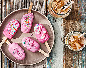 Saftige Cakesicles – Kuchen am Stiel