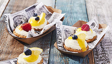 Einfache Cheesecake Bites mit fruchtigem Topping