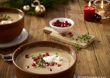 Winterliche Maronen-Suppe mit Granatapfel