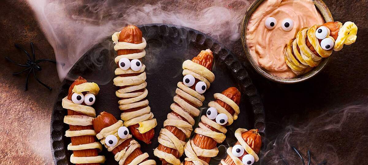 Rezeptbild für Würstchen-Mumien im Blätterteig