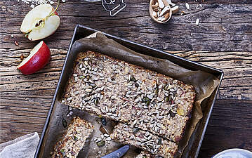 Apfel-Hafer-Riegel mit Buttermilch Quark