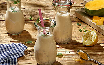 Mango-Buttermilch-Smoothie mit Chiasamen