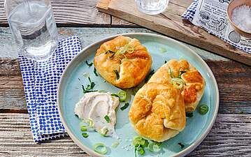 Pfannenbrote Flammkuchen Style