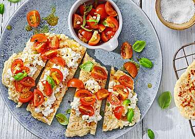 Bruschetta mit Eiweißbrot