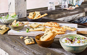 Käse Cracker mit 3 leckeren Dips