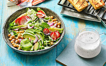 Schnelles Sommersalat-Dressing mit Kefir