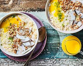 White Choc Porridge mit Kokos-Mango-Topping
