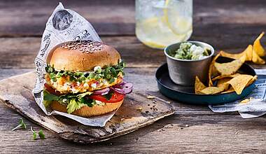 Veggie Protein Burger mit Körnigem Frischkäse-Patty