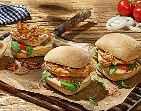 Ciabatta-Burger mit Hähnchen und Rucola