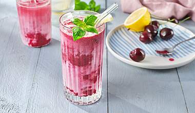 Fruchtige Kirsch-Buttermilch-Limonade