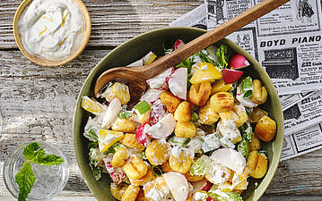 Knuspriger Gnocchi-Salat