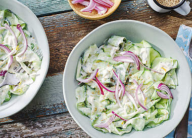 Sommerlicher Gurkensalat