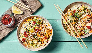Vegane Ramen mit cremiger Tahini-Soße
